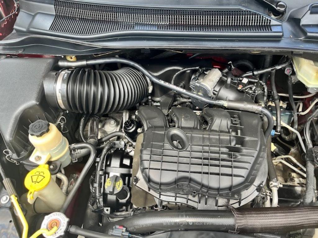 2019 Dodge Grand Caravan - $9,995