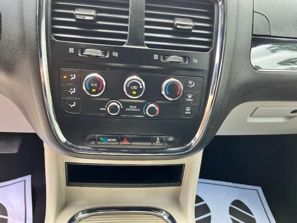 2019 Dodge Grand Caravan - $9,995