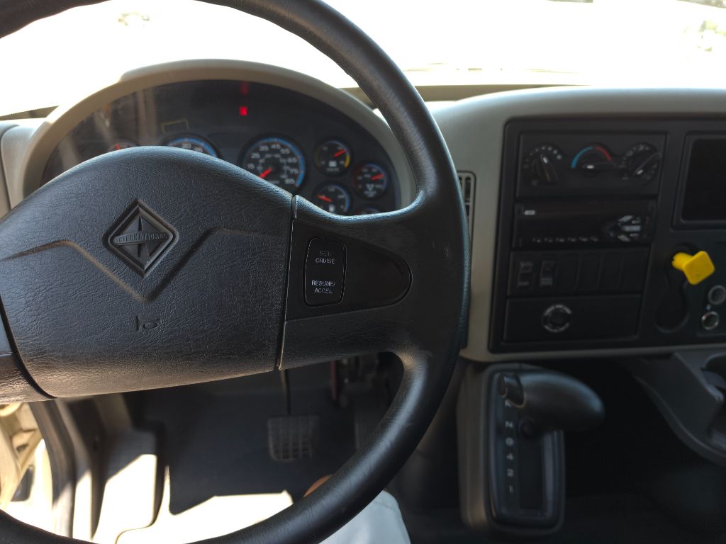 2018 INTERNATIONAL 4300