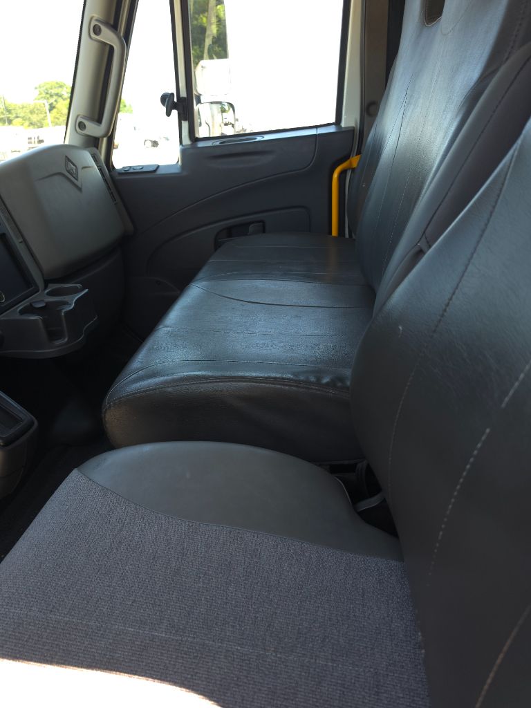 2018 INTERNATIONAL 4300