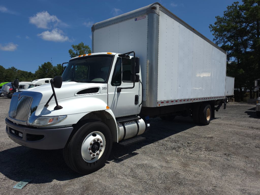 2018 INTERNATIONAL 4300