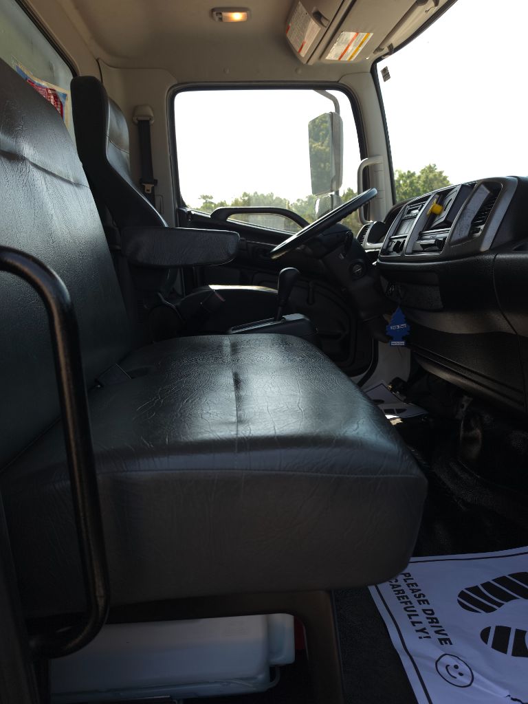 2020 Hino Conventional Type Truck - $31,995