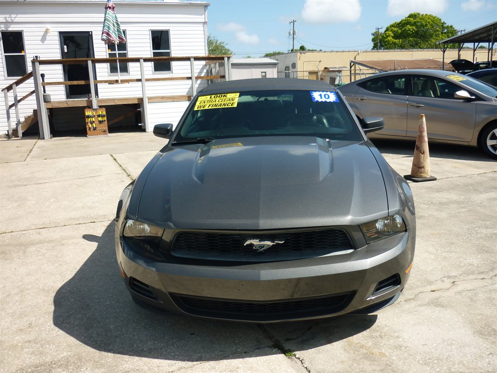 2010 Ford Mustang V6 photo