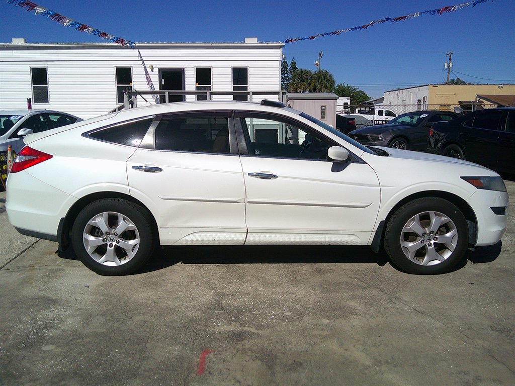 2012 Honda Crosstour - $10,999