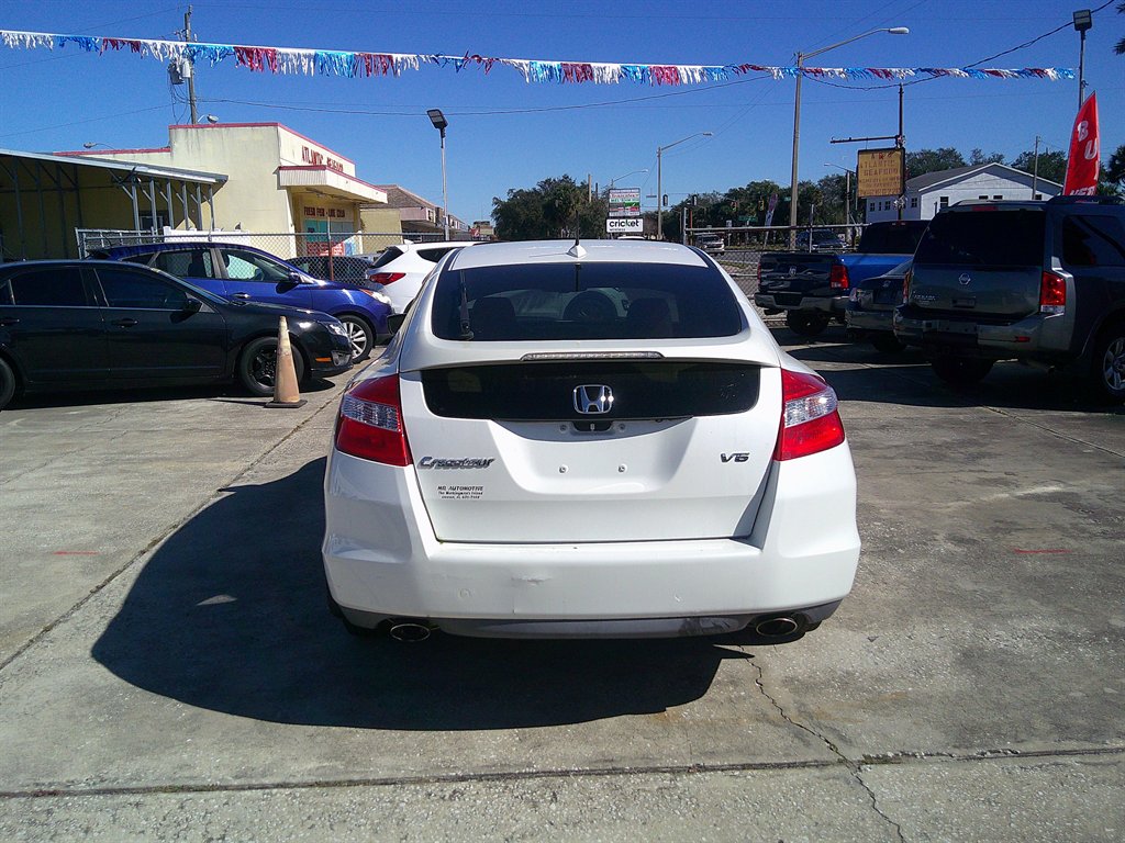 2012 Honda Crosstour - $10,999