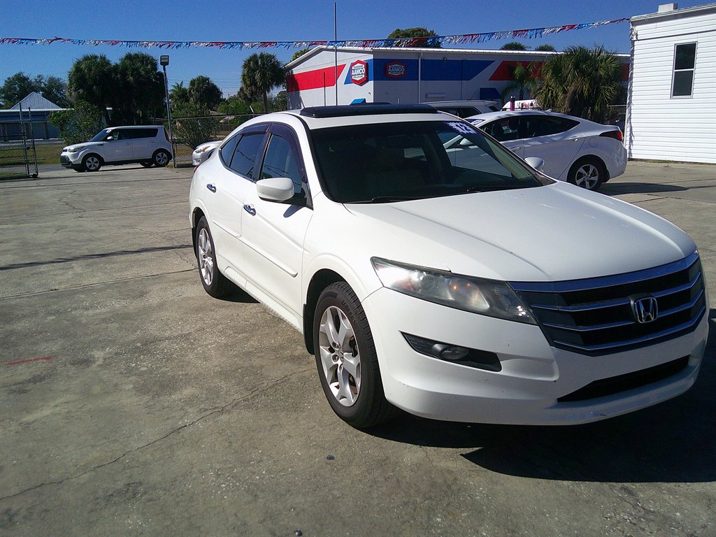 2012 Honda Crosstour - $10,999