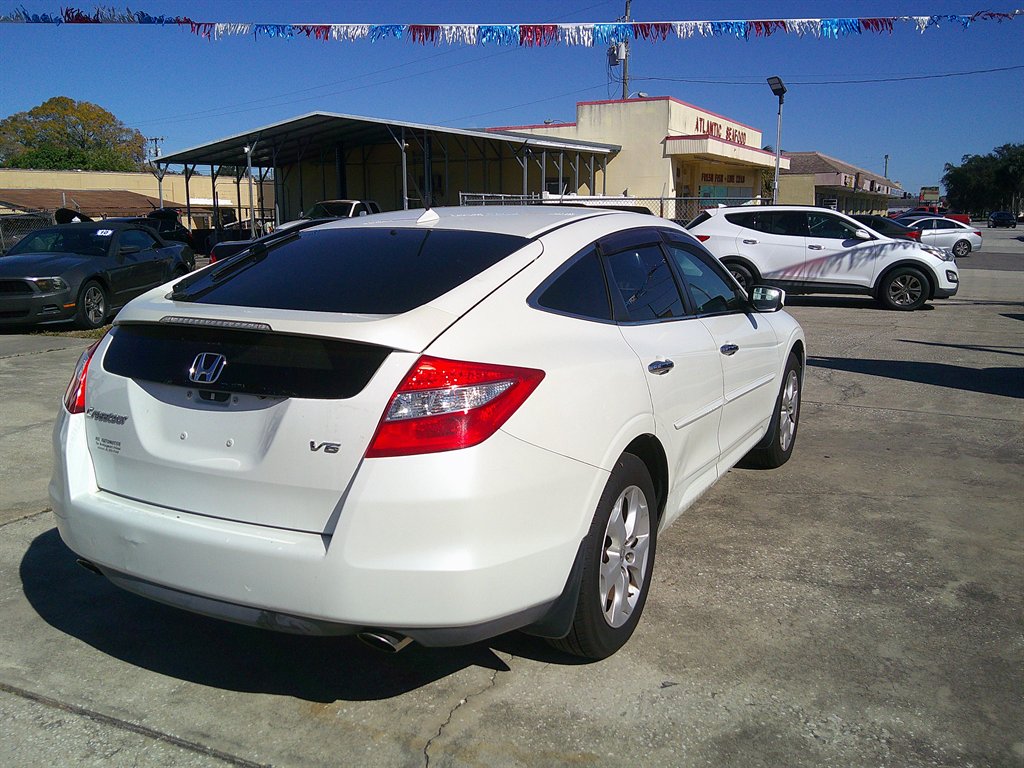 2012 Honda Crosstour - $10,999