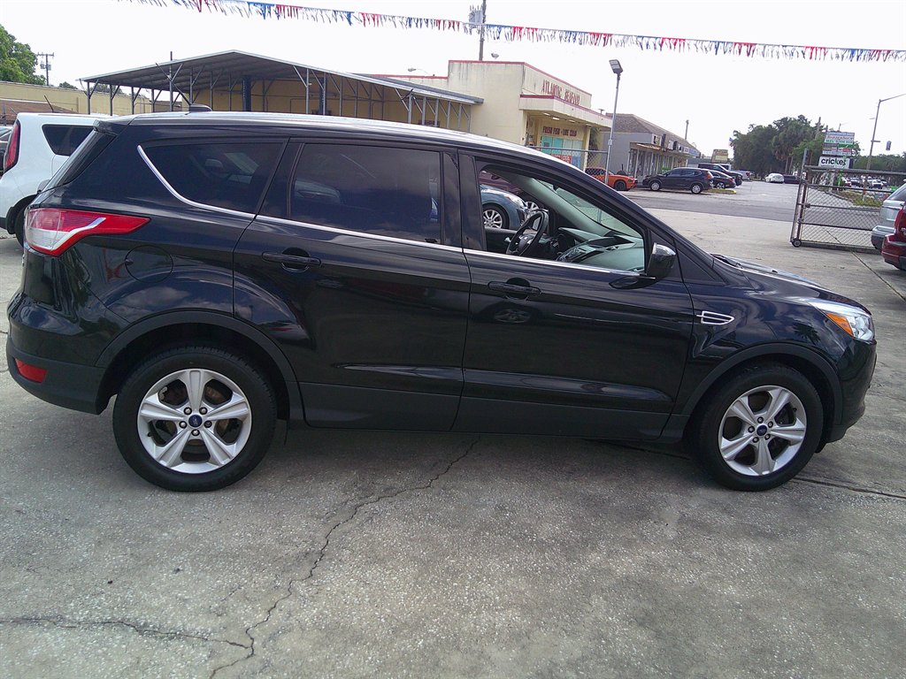 2014 Ford Escape - $8,999