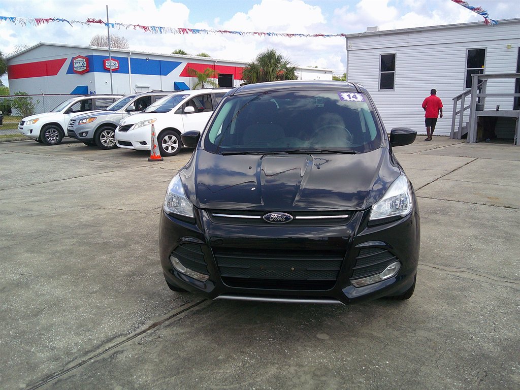 2014 Ford Escape - $8,999