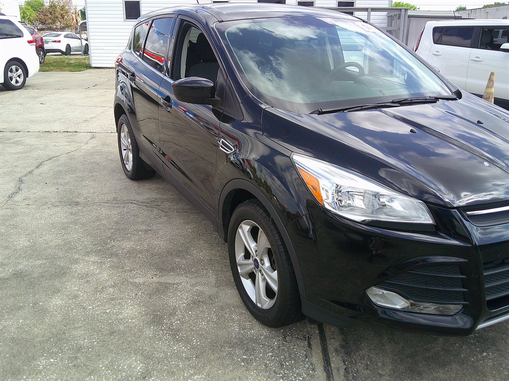 2014 Ford Escape - $8,999