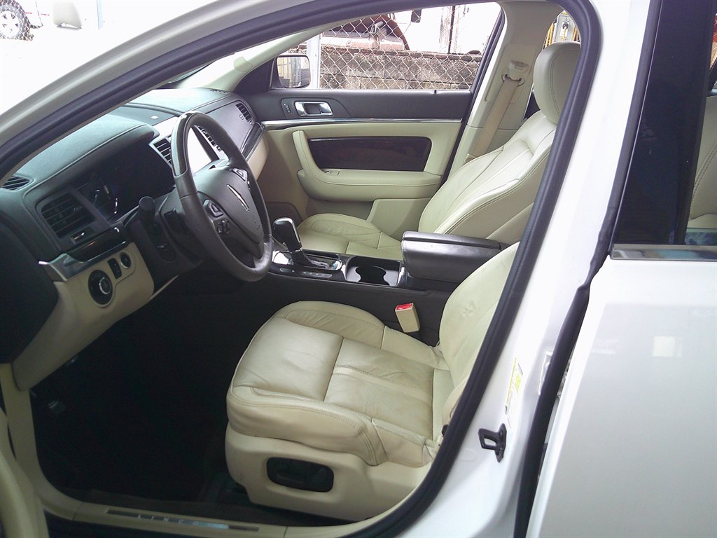 2014 Lincoln MKS - $9,999