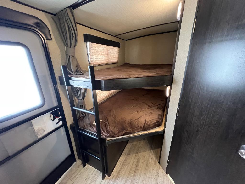 2018 Grand Design Imagine - $16,900