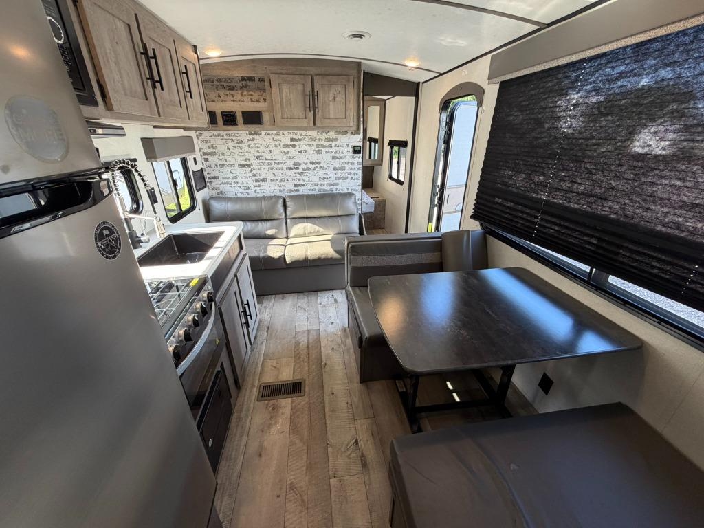 2021 Keystone Springdale 260bh - $11,900