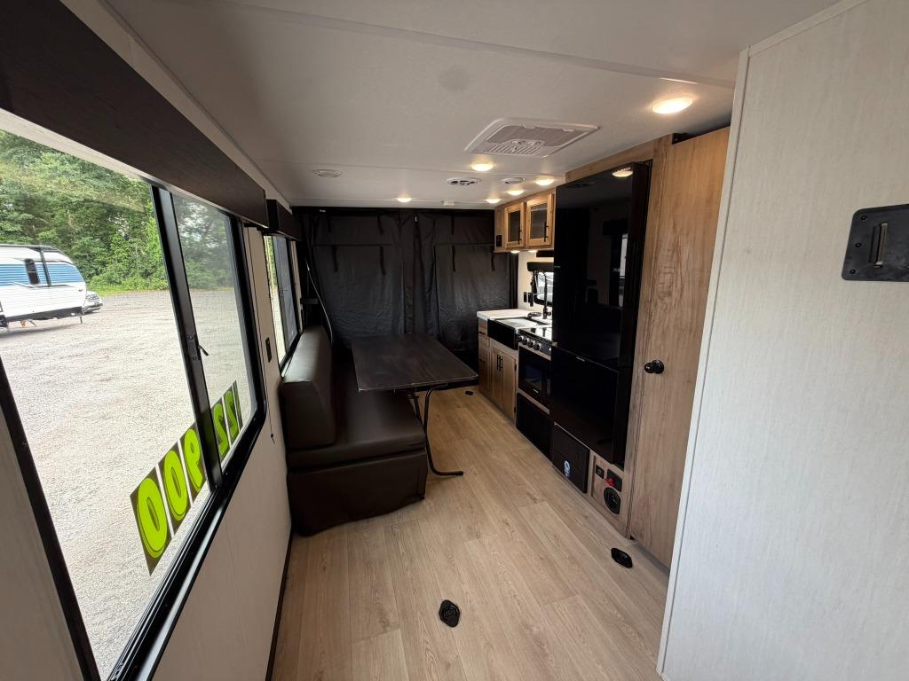 2025 Forest River Cherokee 18rr - $22,900