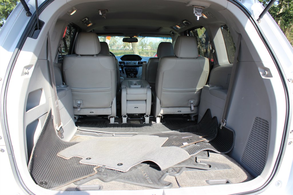 2013 Honda Odyssey - $8,900