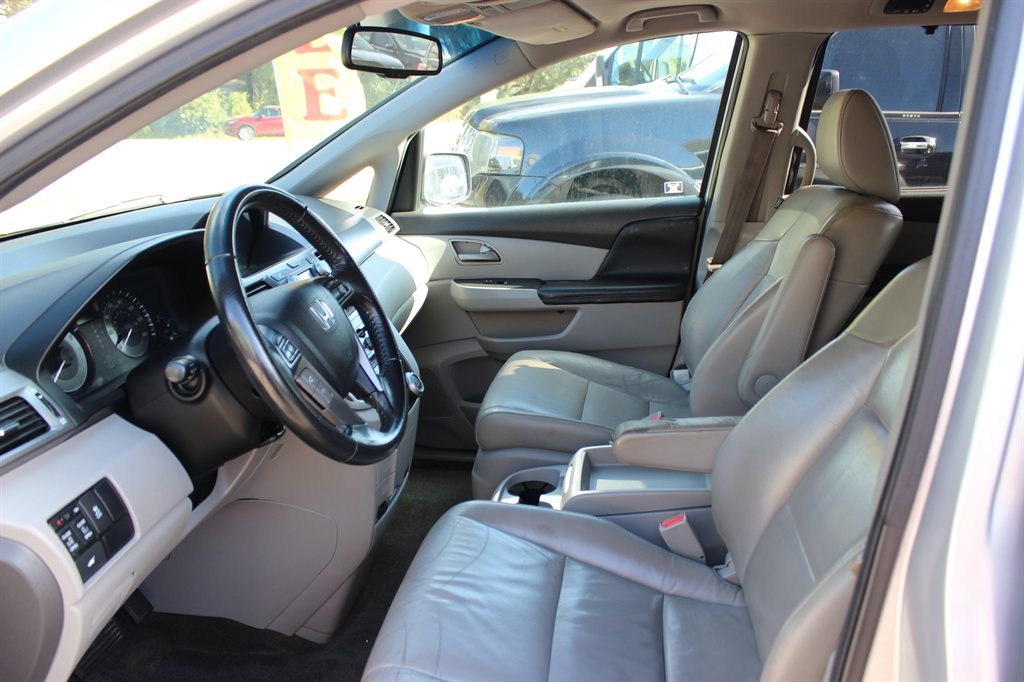 2013 Honda Odyssey - $8,900