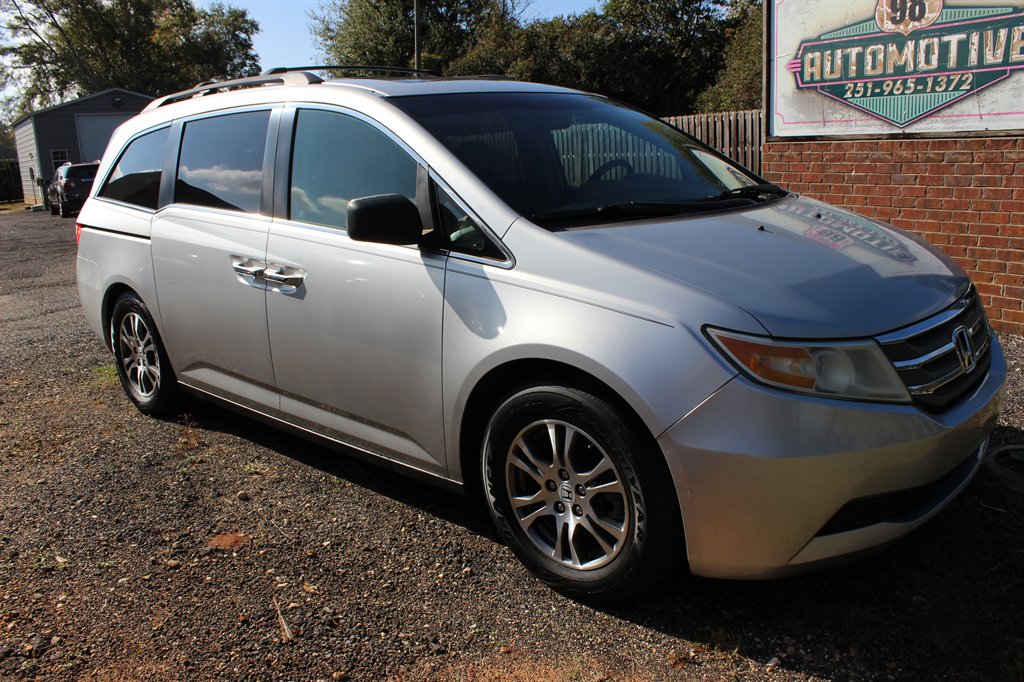 2013 Honda Odyssey - $8,900
