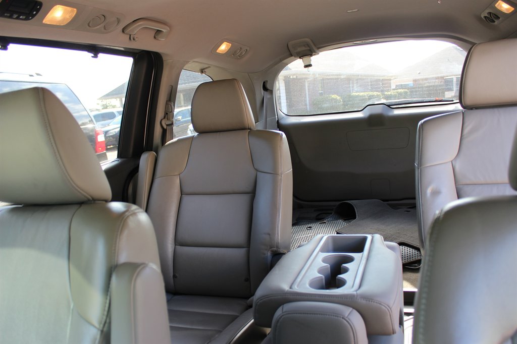 2013 Honda Odyssey - $8,900