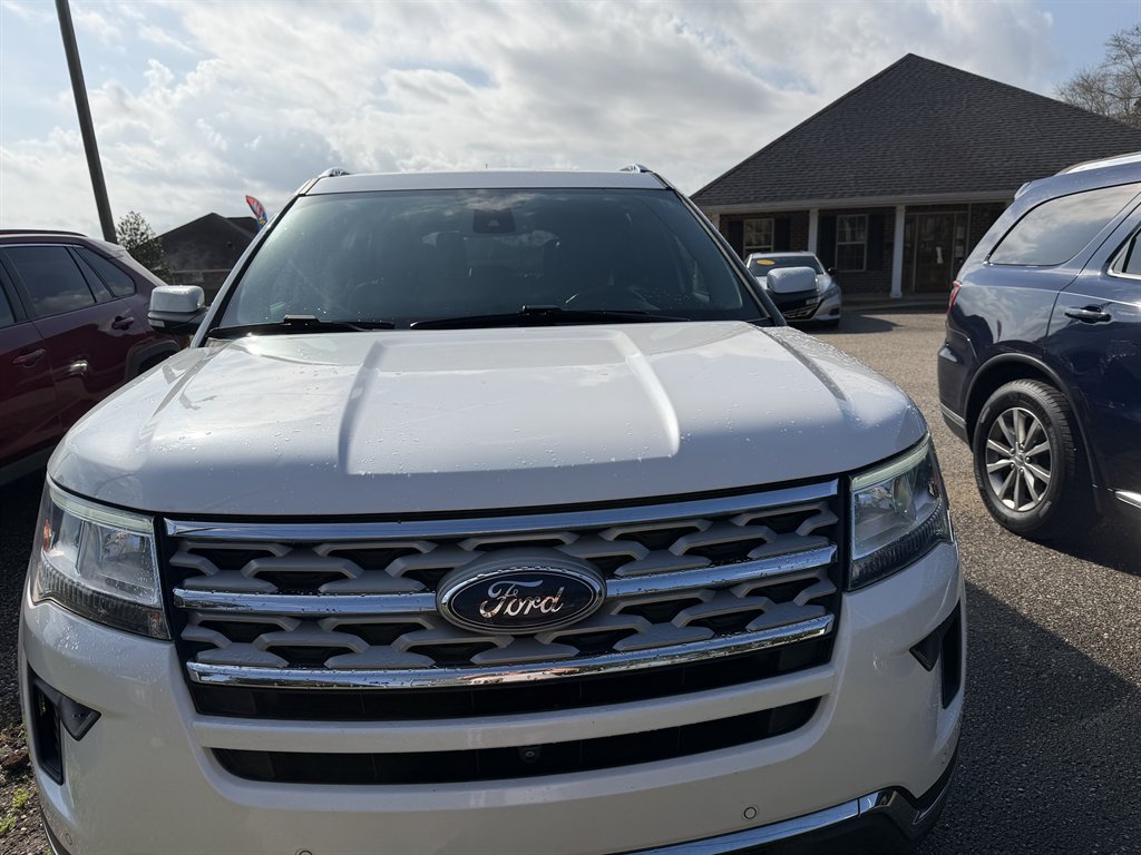 2018 Ford Explorer - $17,995