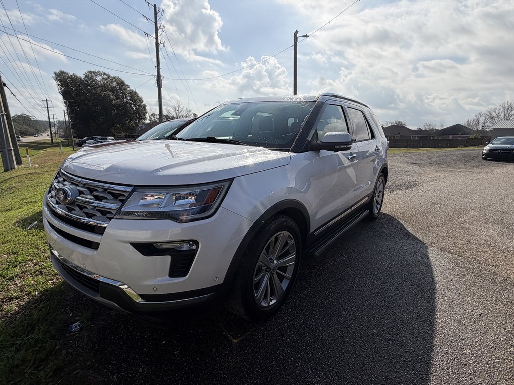 2018 Ford Explorer - $17,995