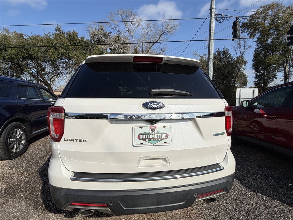 2018 Ford Explorer - $17,995