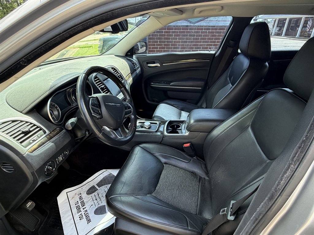 2018 Chrysler 300 - $9,995