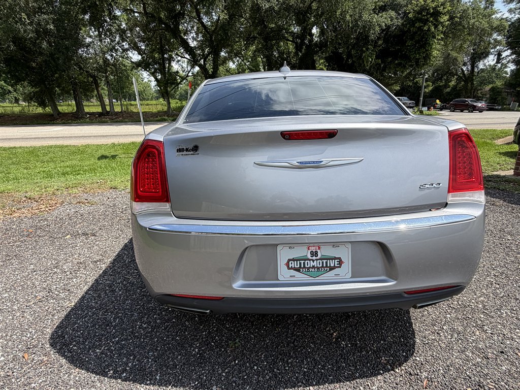 2018 Chrysler 300 - $9,995