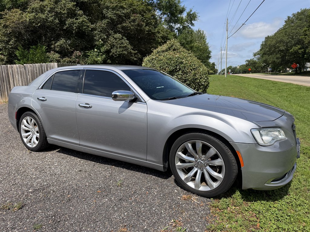 2018 Chrysler 300 - $9,995