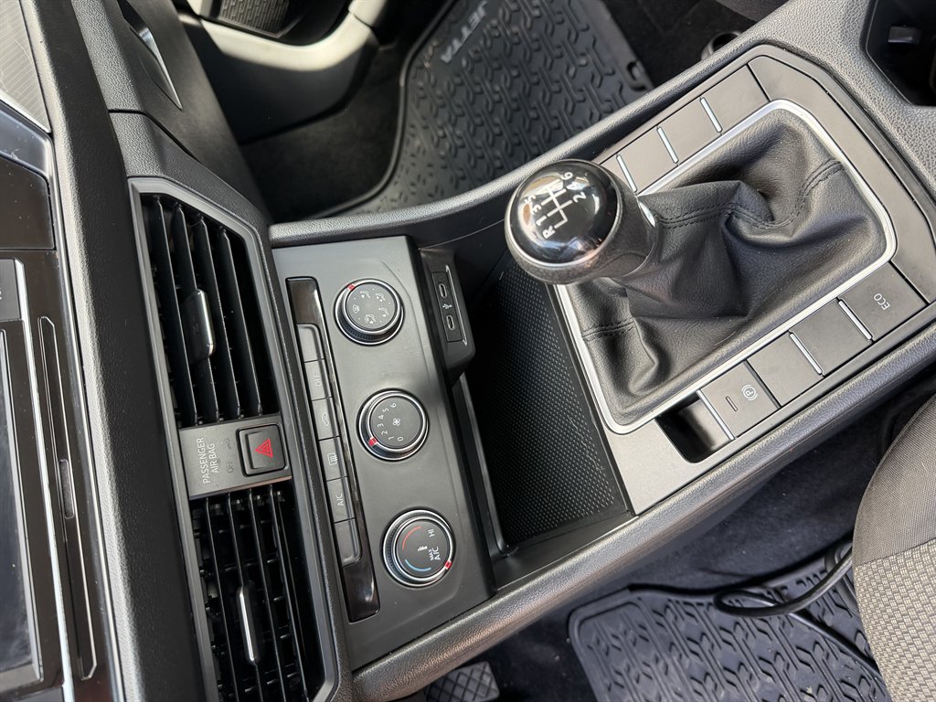 2020 Volkswagen Jetta - $10,995