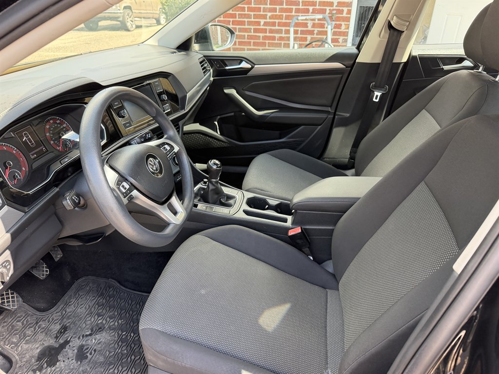 2020 Volkswagen Jetta - $10,995