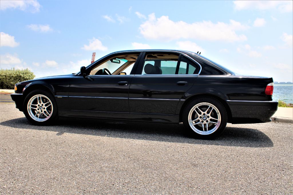 2001 BMW 7-Series 740i photo