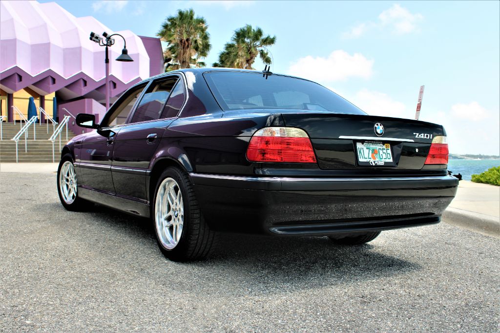 2001 BMW 7-Series 740i photo