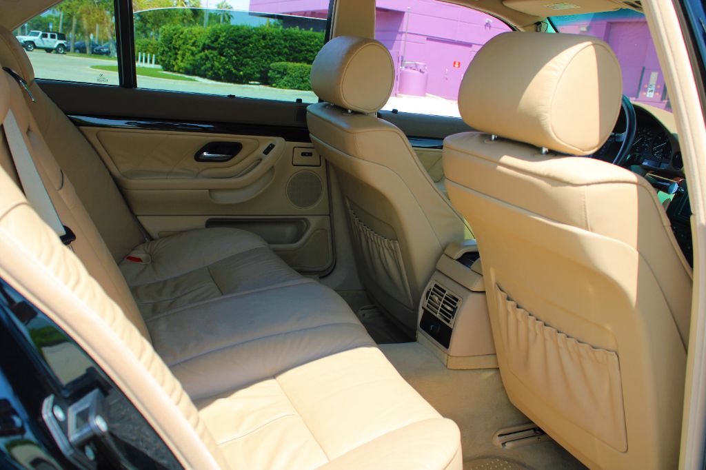 2001 BMW 7-Series 740i photo