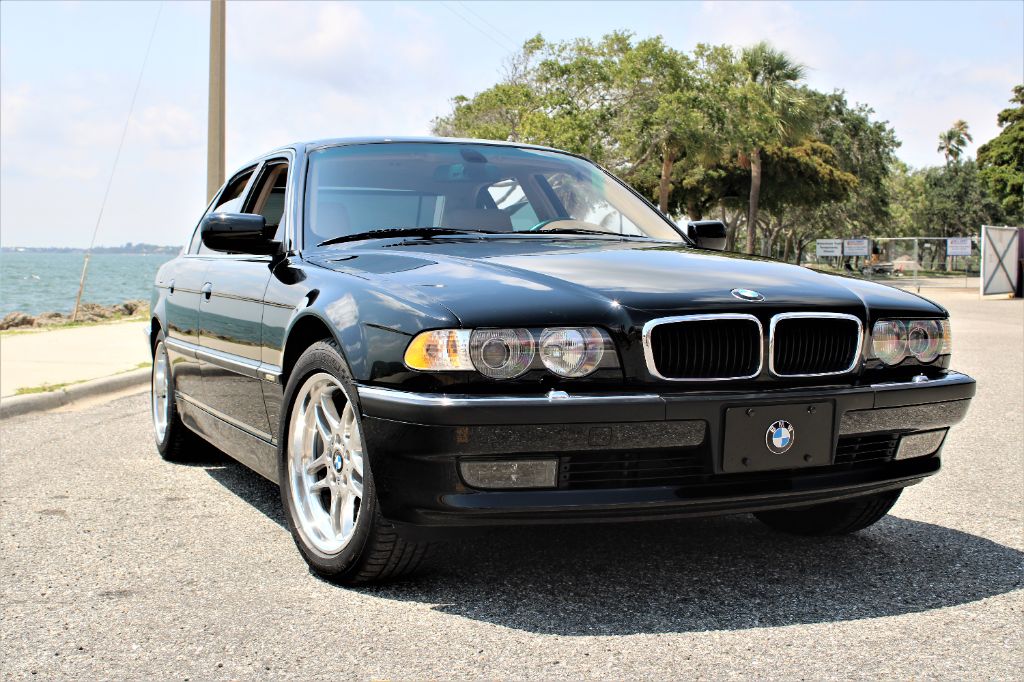 The 2001 BMW 7-Series 740i photos