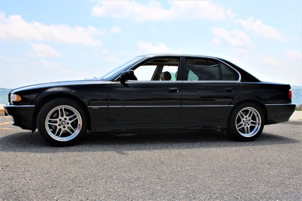 2001 BMW 7-Series 740i photo