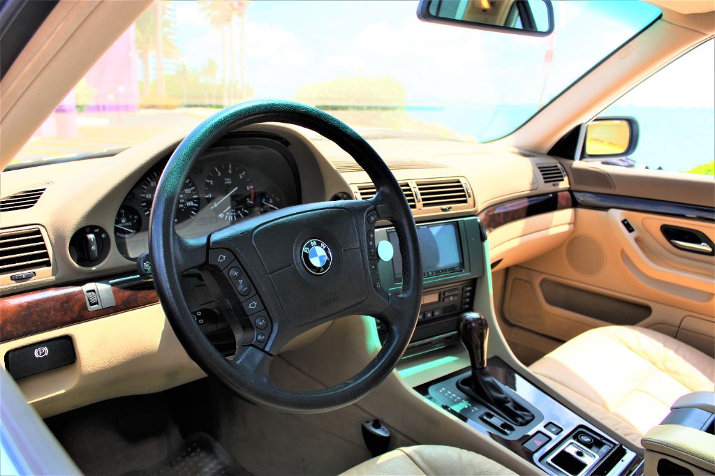 2001 BMW 7-Series 740i photo