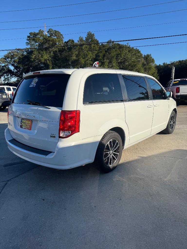 2019 Dodge Grand Caravan - $13,750