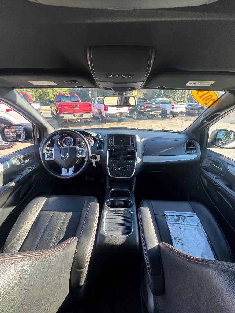 2019 Dodge Grand Caravan - $13,750