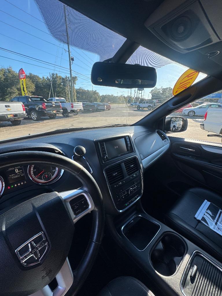 2019 Dodge Grand Caravan - $13,750