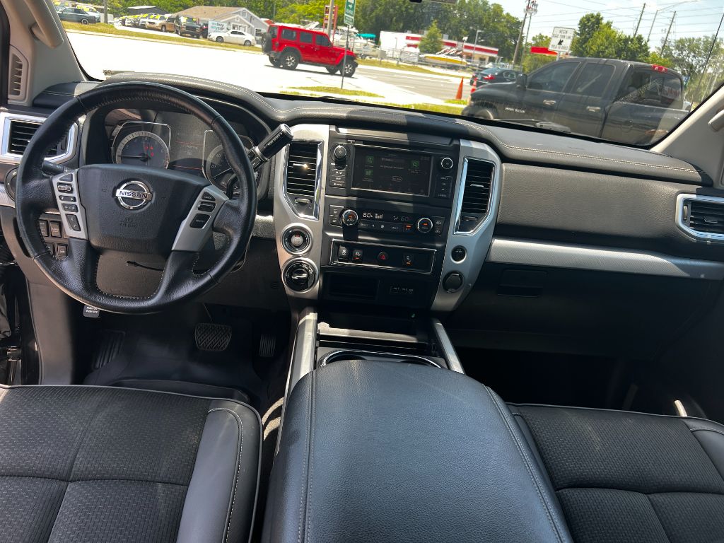 2019 Nissan Titan PRO-4X photo