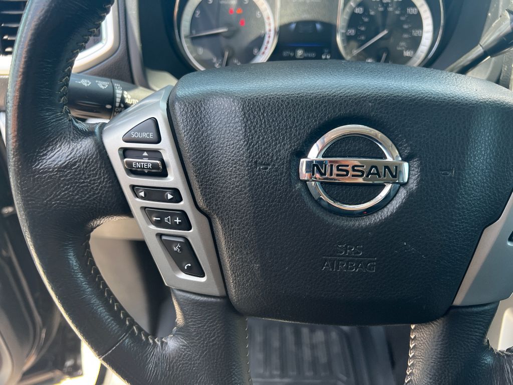 2019 Nissan Titan PRO-4X photo