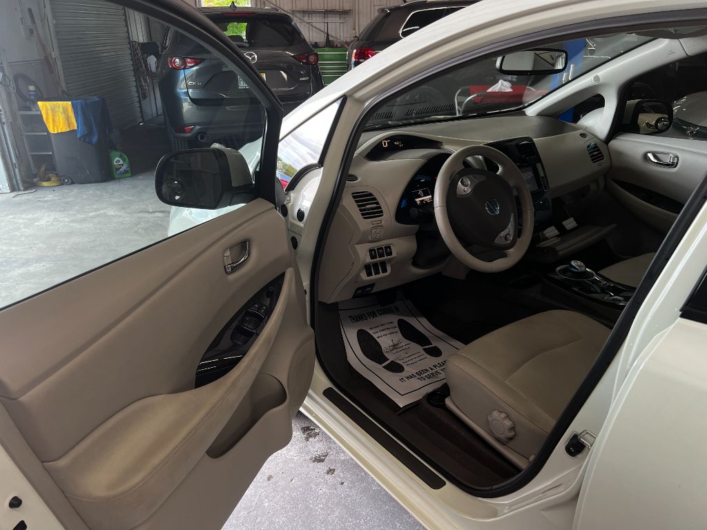 2012 Nissan LEAF - $13,995