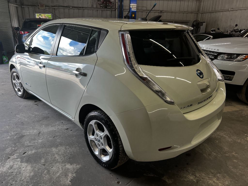 2012 Nissan LEAF - $13,995