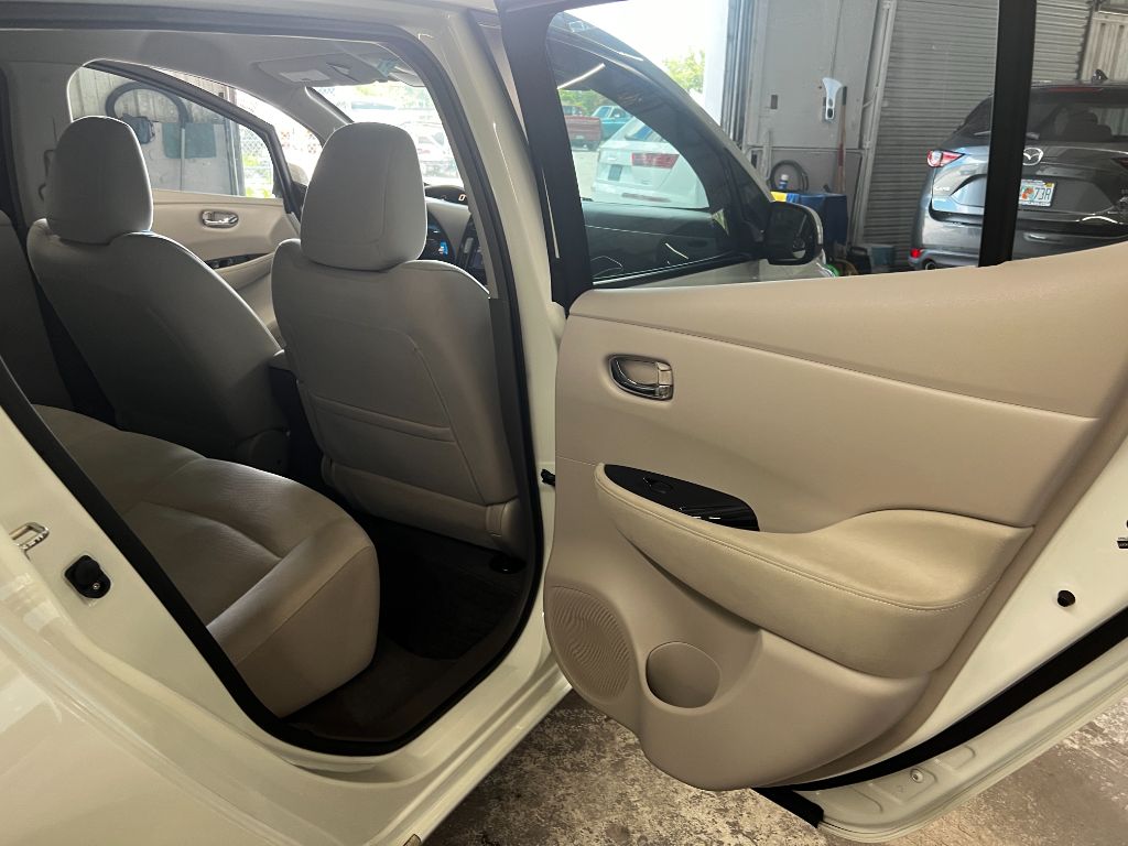 2012 Nissan LEAF - $13,995