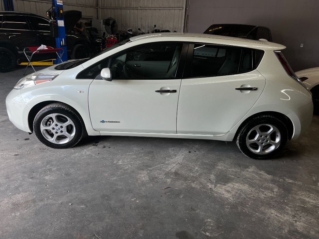 2012 Nissan LEAF - $13,995
