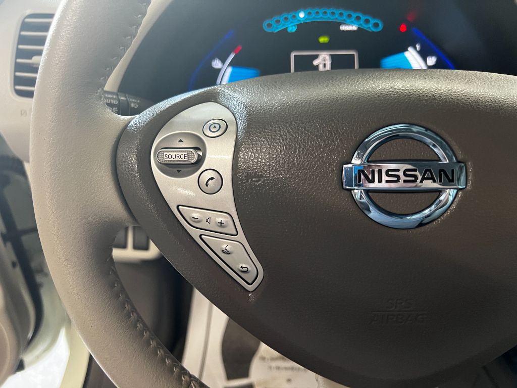 2012 Nissan LEAF SV photo