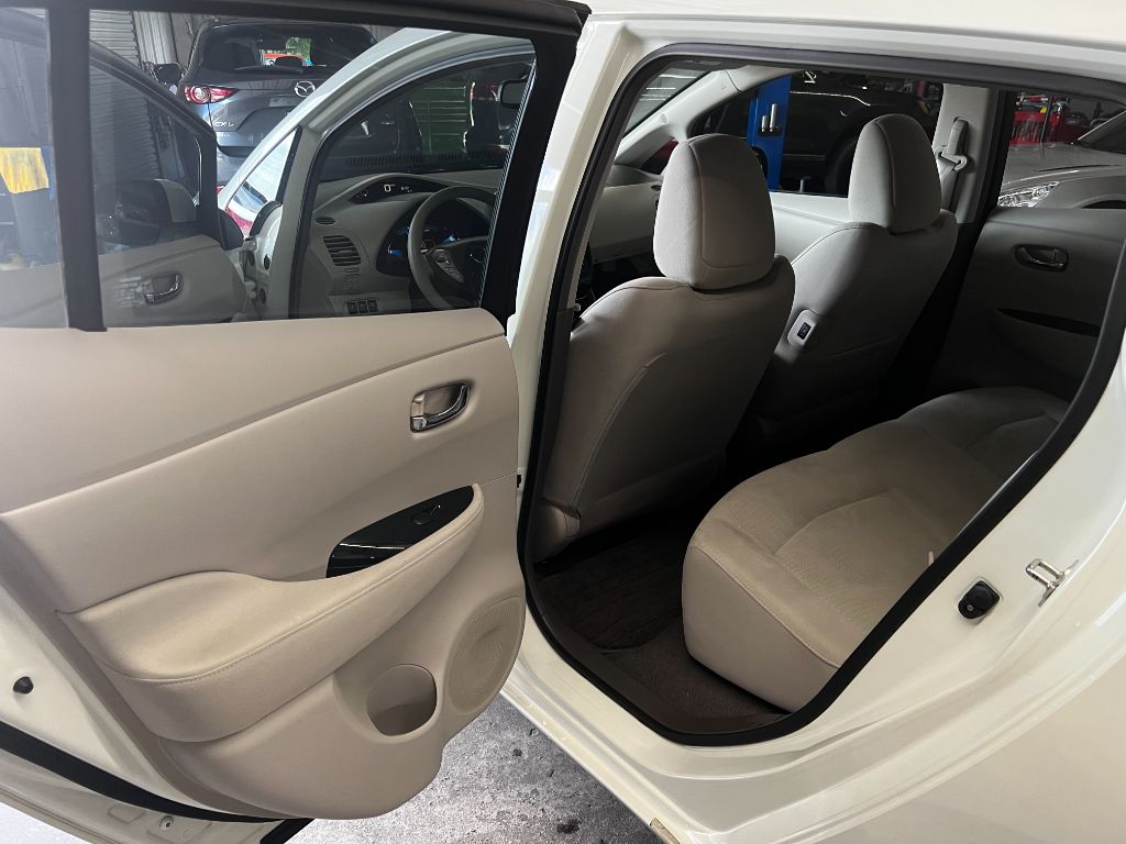 2012 Nissan LEAF - $13,995