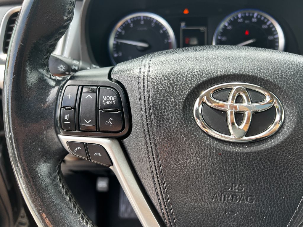 2017 Toyota Highlander XLE photo