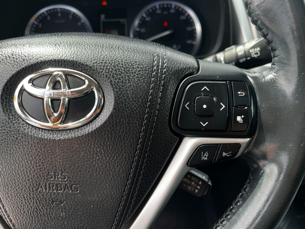 2017 Toyota Highlander XLE photo