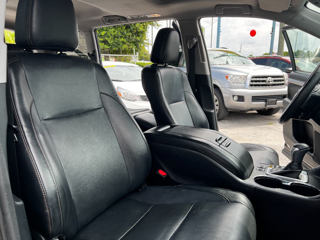 2017 Toyota Highlander - $26,495